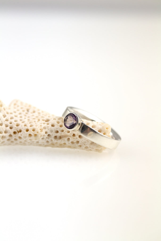 Amethyst and sterling silver ring - KFDJewelleryCT8