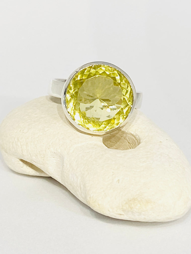 Lemon Quartz Solo cocktail ring - KFDJewelleryCT14