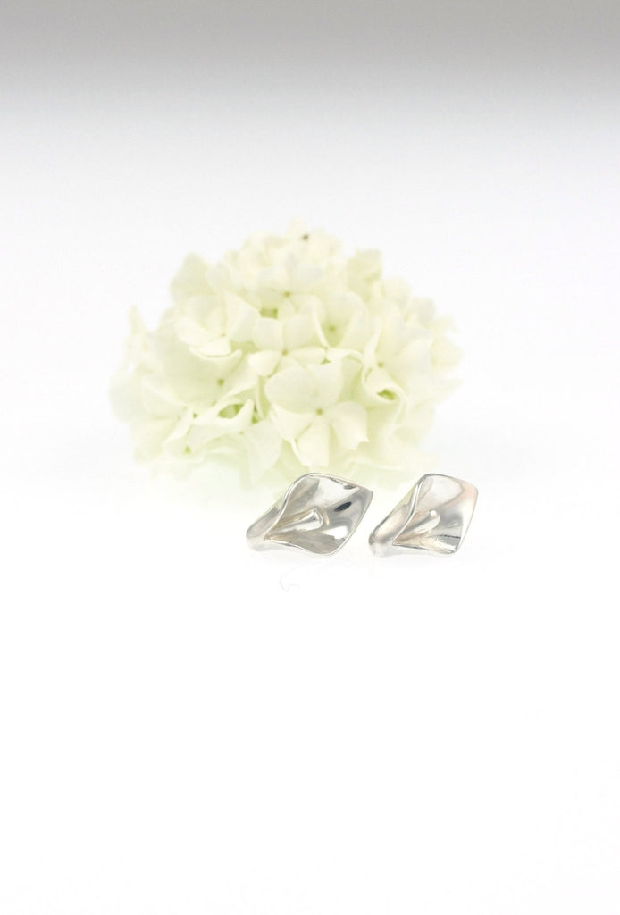 Lily Stud Earrings - KFDJewelleryL11