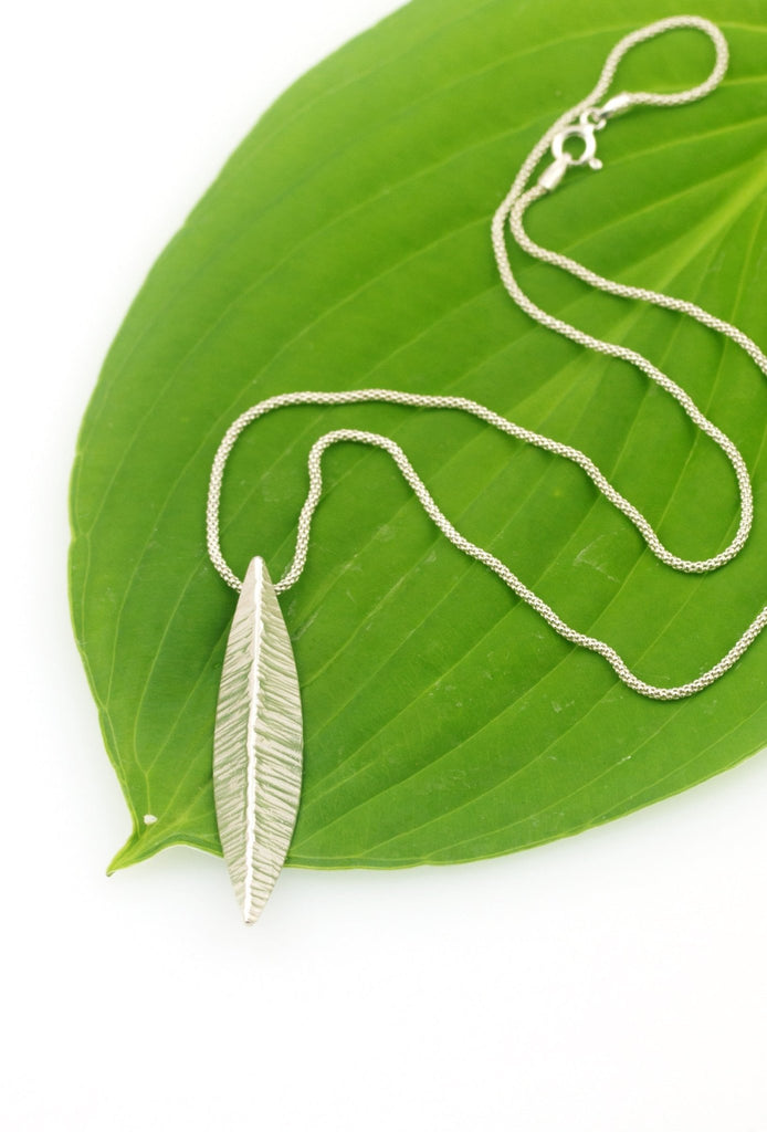 Long Thin Classic Leaf Pendant - KFDJewelleryCL17