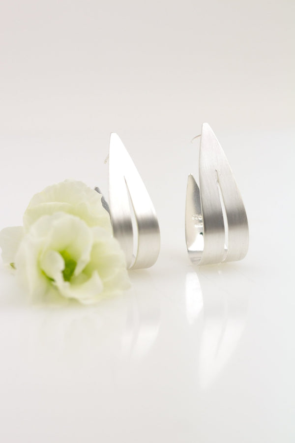 Matt leaf hoop earrings - KFDJewelleryJE02
