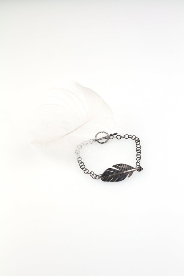 Sterling silver feather bracelet - KFDJewelleryF28